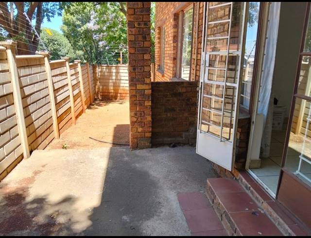 3 BEDROOM TOWNHOUSE FOR SALE IN ALBERTON NORTH
